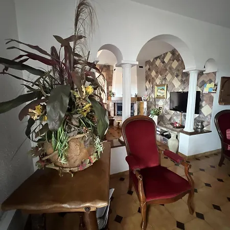 Santa Rita Villa *